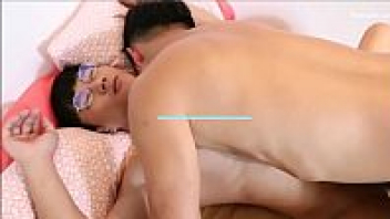 แอ่นตูดเย็ด เย็ดหนุ่มใส่แว่น เย็ดตูด เย็ด เกย์หล่อxxx